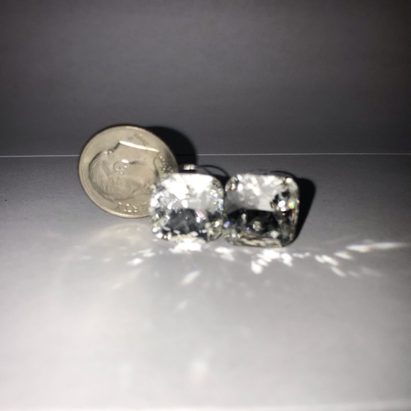 Four sets of beautiful earrings - Picture 12 of 12